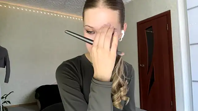 Snapshot of ZaidaSchwarten chatting on January 2026 07:21:01 AM ZaidaSchwarten online show from January 2026 07:21:01 AM