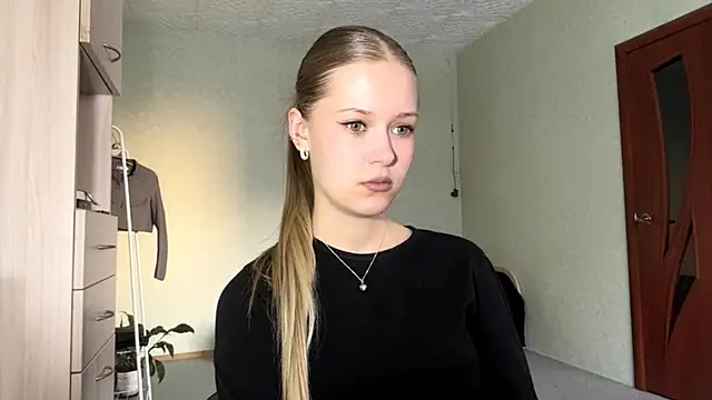 Snapshot of ZaidaSchwarten chatting on January 2026 01:26:02 PM ZaidaSchwarten online show from January 2026 01:26:02 PM