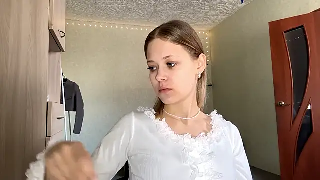 Snapshot of ZaidaSchwarten chatting on February 2026 07:35:01 AM ZaidaSchwarten online show from February 2026 07:35:01 AM