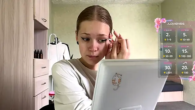 Snapshot of ZaidaSchwarten chatting on July 2026 05:10:02 AM ZaidaSchwarten online show from July 2026 05:10:02 AM