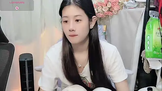 Yvonne-07 online show from March 2026 04:35:02 PM