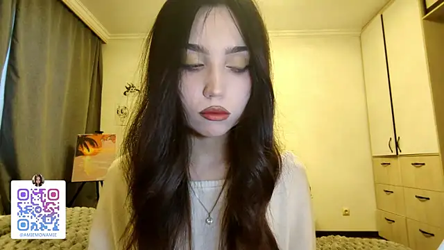 Qwami Amie online show from December 2025 06:31:01 AM