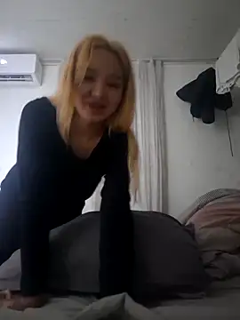 Snapshot of SherrylShaw chatting on December 2025 05:40:02 PM SherrylShaw online show from December 2025 05:40:02 PM