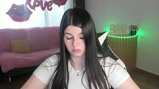 KisaModel online show from April 2026 02:27:02 AM