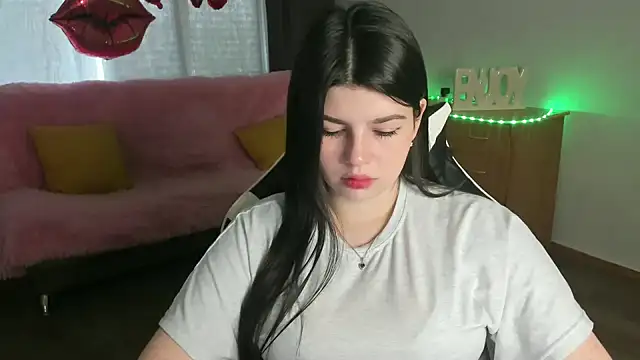 KisaModel online show from May 2026 01:22:02 AM