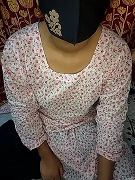 Snapshot of mira_queen1 chatting on December 2025 04:14:01 PM mira queen1 online show from December 2025 04:14:01 PM