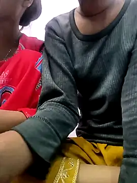 Snapshot of RV_525 chatting on December 2025 05:45:02 AM RV 525 online show from December 2025 05:45:02 AM