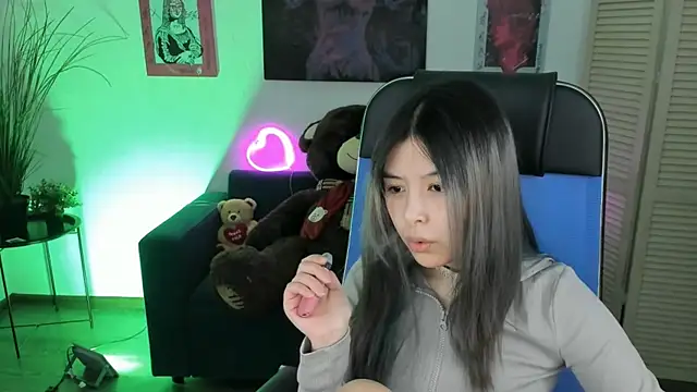 SirenMystiq online show from December 2025 04:12:02 PM