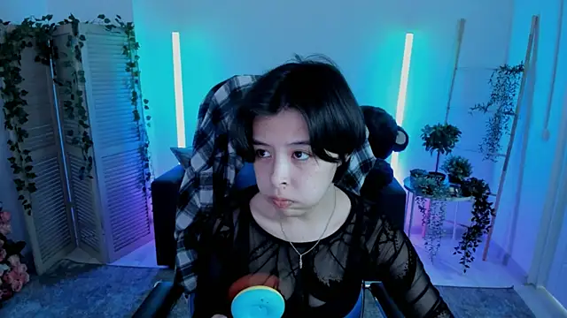 Snapshot of SirenMystiq chatting on July 2026 10:21:02 AM SirenMystiq online show from July 2026 10:21:02 AM