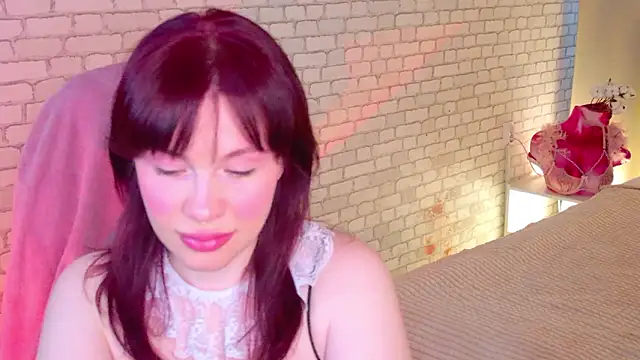 KellyMoussi online show from February 2026 01:55:01 PM