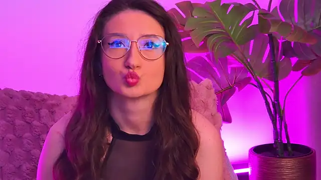 TheaMalekoo online show from March 2026 06:58:02 AM