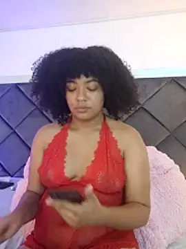 LunaaCurly online show from April 2026 07:40:01 PM