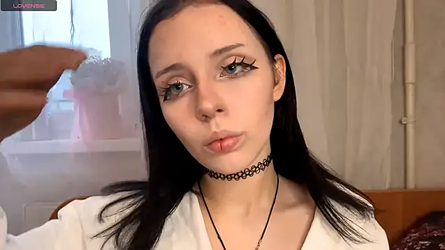 Eva blo0m online show from December 2025 09:02:01 AM