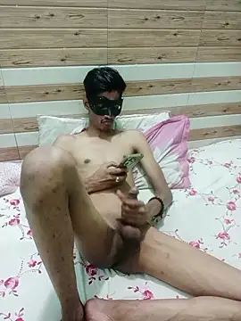 xoupleaura online show from April 2026 08:40:02 AM