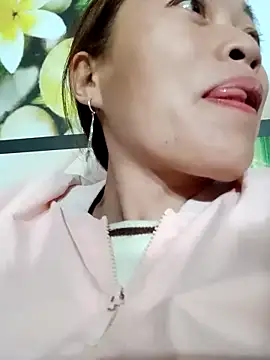 Snapshot of little-effy chatting on December 2025 11:26:02 AM little-effy online show from December 2025 11:26:02 AM