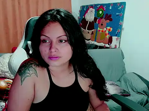 Snapshot of milk_hot_mafe chatting on December 2025 03:45:02 AM milk hot mafe online show from December 2025 03:45:02 AM