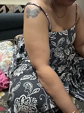 butterflyslay online show from May 2026 04:15:01 PM