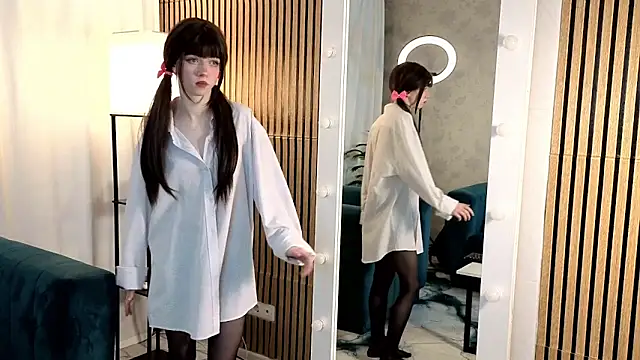 ViollaBloom online show from February 2026 11:12:02 PM