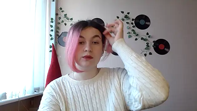 Aura  Myst online show from December 2025 12:44:02 PM