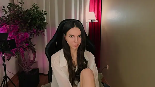 Snapshot of AliceLidell chatting on February 2026 05:11:02 AM AliceLidell online show from February 2026 05:11:02 AM