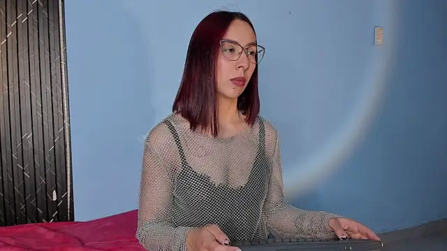 Moolly Evanz online show from April 2026 02:32:01 PM