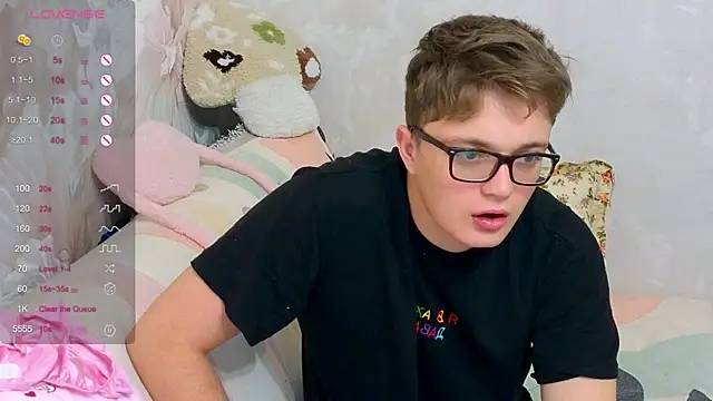 Snapshot of robertkingsize chatting on December 2025 03:49:02 PM robertkingsize online show from December 2025 03:49:02 PM