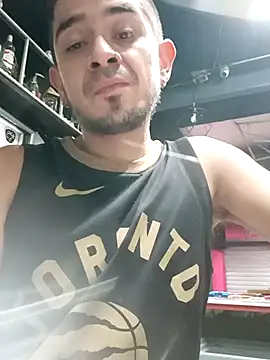 ErickYael1999 online show from July 2026 10:57:02 AM