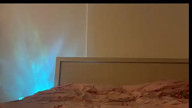 Vanessa foxii online show from December 2025 08:15:02 PM