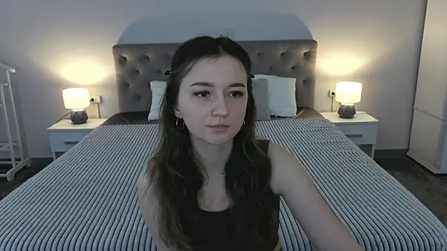 CyrenaLuxe online show from April 2026 06:05:01 AM