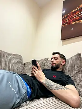 Juliann69Ramiro online show from January 2026 02:15:01 AM