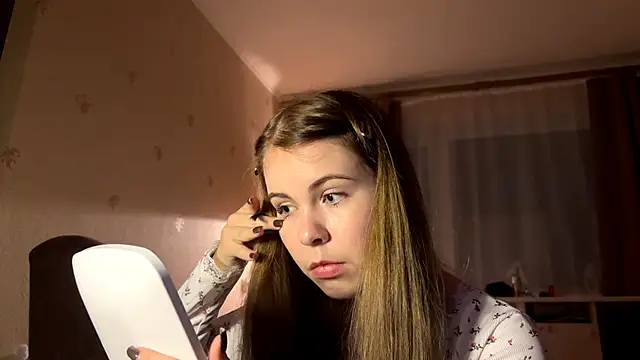 Snapshot of MaevAmy chatting on December 2025 02:45:02 PM MaevAmy online show from December 2025 02:45:02 PM