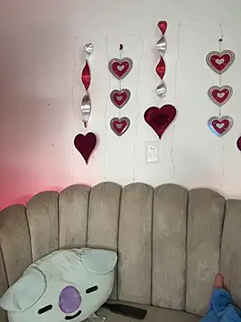 Tamaraserra online show from April 2026 05:02:01 PM