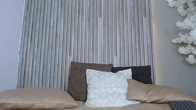 SmoothAlpha  online show from December 2025 02:23:02 PM