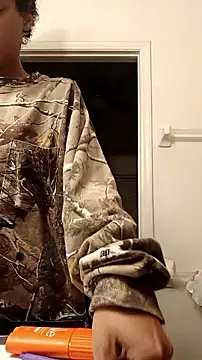 Snapshot of Teeskii_ chatting on December 2025 10:10:02 AM Teeskii online show from December 2025 10:10:02 AM