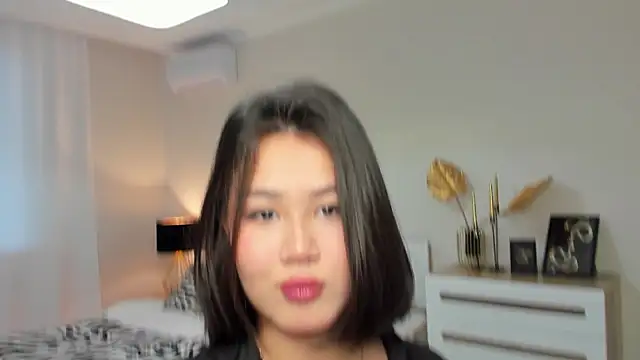 Snapshot of Brunette_Charm chatting on January 2026 11:14:02 AM Brunette Charm online show from January 2026 11:14:02 AM