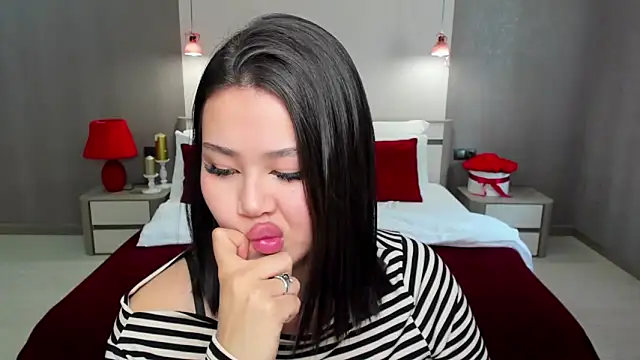 Brunette Charm online show from April 2026 11:27:01 AM