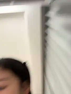 Snapshot of Kawaii-P chatting on December 2025 08:10:02 AM Kawaii-P online show from December 2025 08:10:02 AM