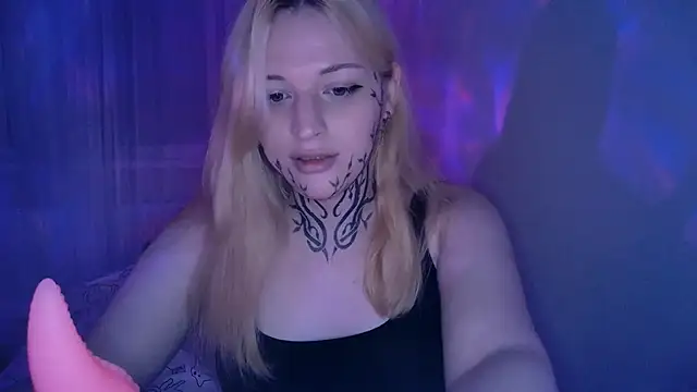 AlexaLaRose2 online show from December 2025 09:19:02 PM