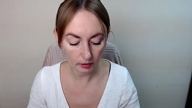 LiaSeass  online show from January 2026 12:10:01 PM