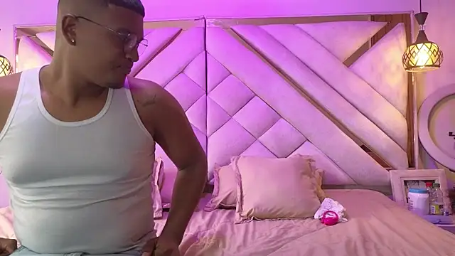 machaybear online show from December 2025 11:49:02 AM