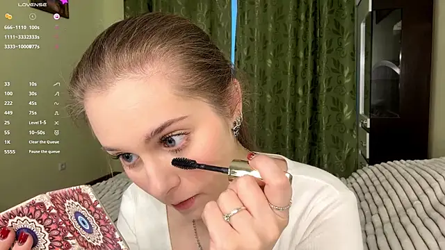 Snapshot of MiaBlanko chatting on January 2026 07:21:01 AM MiaBlanko online show from January 2026 07:21:01 AM