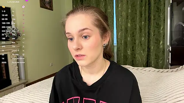 Snapshot of MiaBlanko chatting on January 2026 08:18:01 AM MiaBlanko online show from January 2026 08:18:01 AM