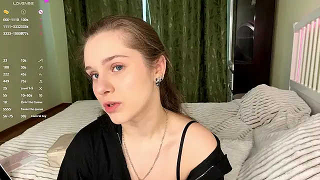 Snapshot of MiaBlanko chatting on February 2026 09:15:01 AM MiaBlanko online show from February 2026 09:15:01 AM