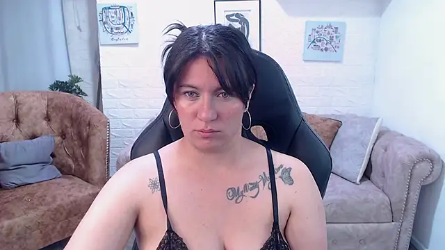 amanda rousee online show from May 2026 03:24:01 AM