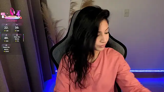 chloebum  online show from May 2026 10:56:02 AM
