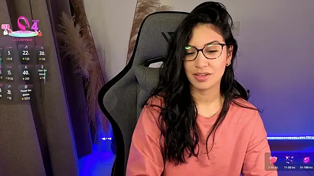 chloebum  online show from May 2026 10:54:02 AM