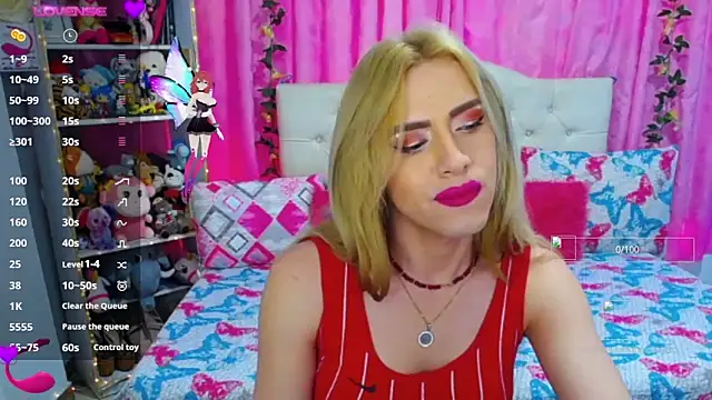 Snapshot of golden_girl01 chatting on October 2025 07:44:02 PM golden girl01 online show from October 2025 07:44:02 PM