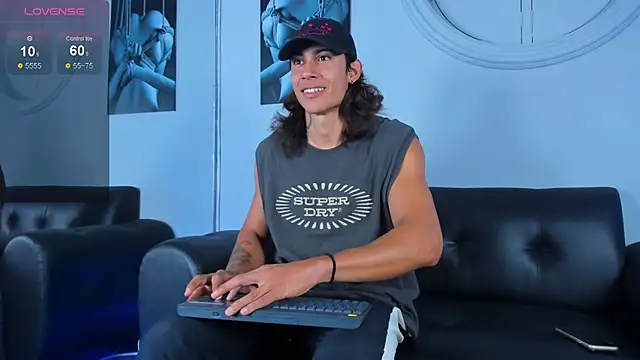 Snapshot of Jese_23 chatting on December 2025 07:19:02 PM Jese 23 online show from December 2025 07:19:02 PM