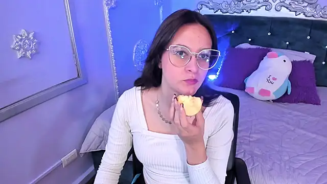 Snapshot of VioletSantana chatting on December 2025 07:41:02 PM VioletSantana online show from December 2025 07:41:02 PM