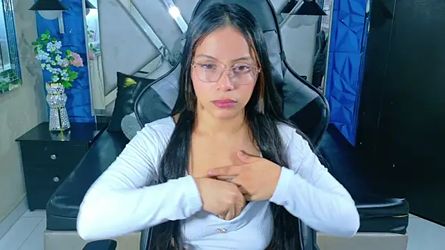 Snapshot of Jenna_Flor chatting on December 2025 10:04:02 PM Jenna Flor online show from December 2025 10:04:02 PM